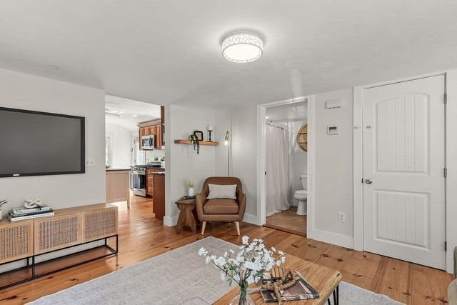 44 Exchange St, Holliston, MA 01746
