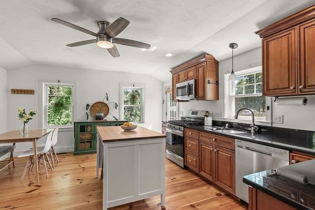 44 Exchange St, Holliston, MA 01746