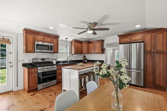 44 Exchange St, Holliston, MA 01746