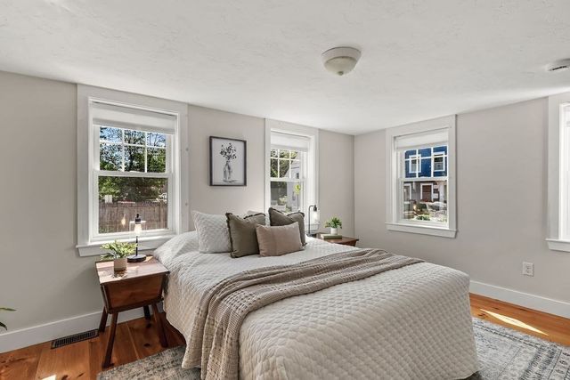 44 Exchange St, Holliston, MA 01746