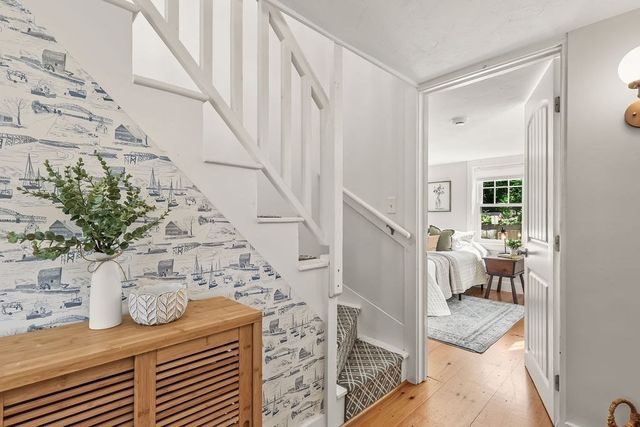 44 Exchange St, Holliston, MA 01746