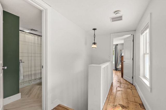 44 Exchange St, Holliston, MA 01746