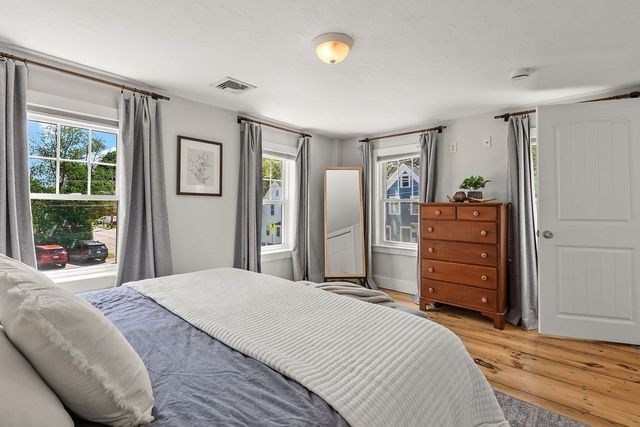 44 Exchange St, Holliston, MA 01746