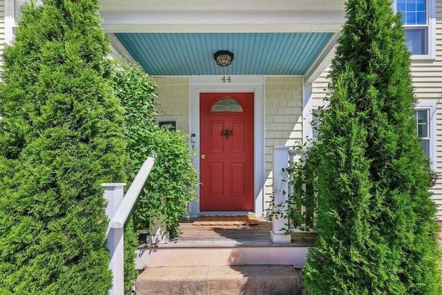 44 Exchange St, Holliston, MA 01746