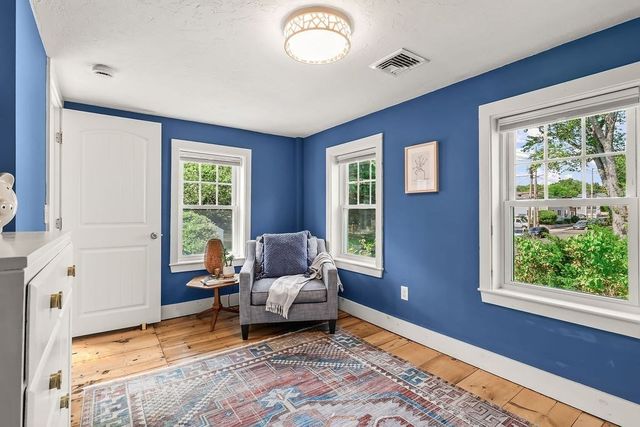 44 Exchange St, Holliston, MA 01746