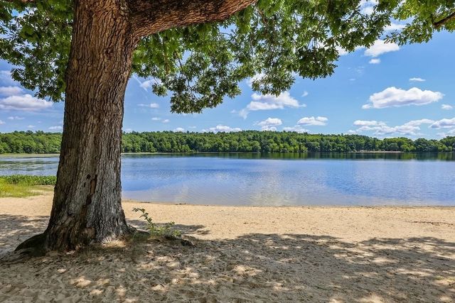 44 Exchange St, Holliston, MA 01746