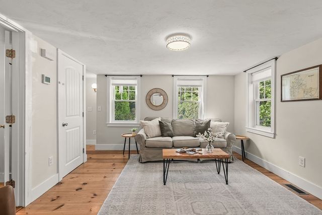 44 Exchange St, Holliston, MA 01746