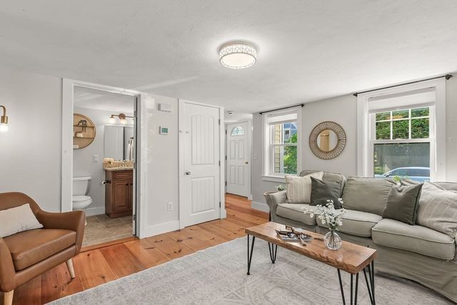 44 Exchange St, Holliston, MA 01746