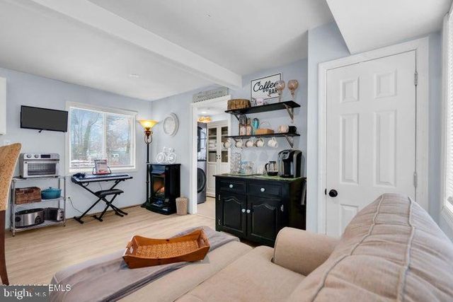 375 E BARNEGAT AVE, Bayville, NJ 08721