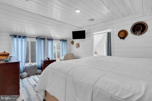 375 E BARNEGAT AVE, Bayville, NJ 08721