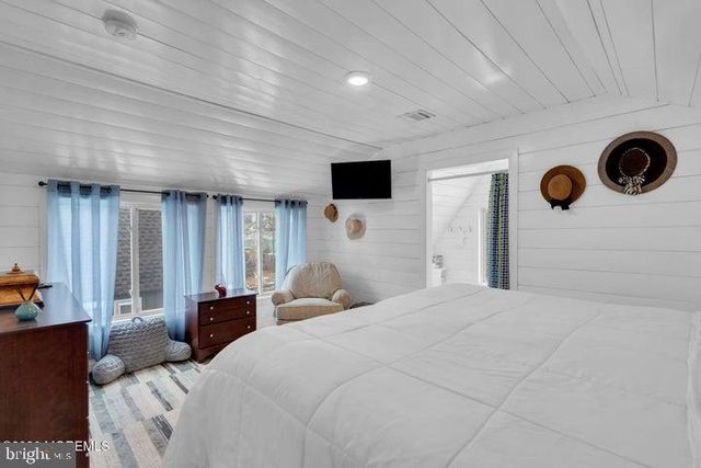 375 E BARNEGAT AVE, Bayville, NJ 08721