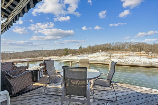 973 202nd Avenue, Pella, IA 50219