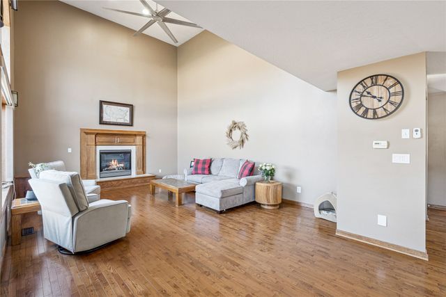 973 202nd Avenue, Pella, IA 50219