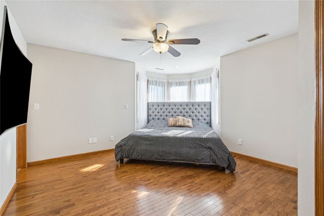 973 202nd Avenue, Pella, IA 50219