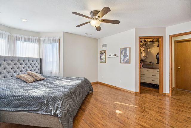 973 202nd Avenue, Pella, IA 50219