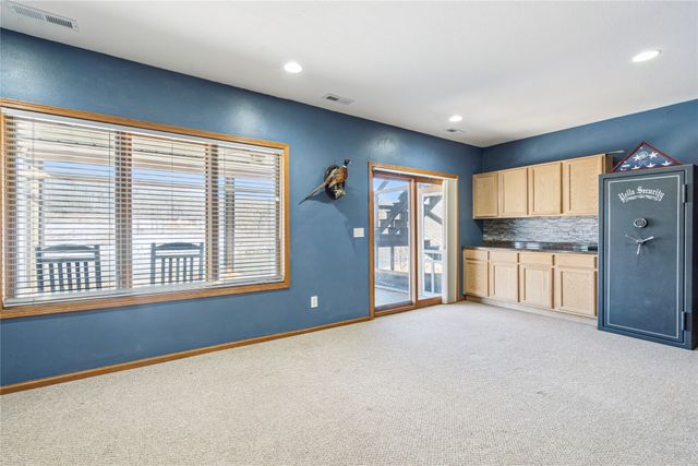 973 202nd Avenue, Pella, IA 50219