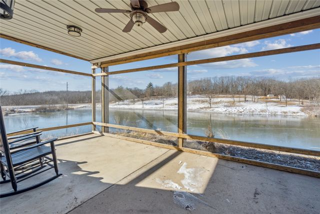 973 202nd Avenue, Pella, IA 50219