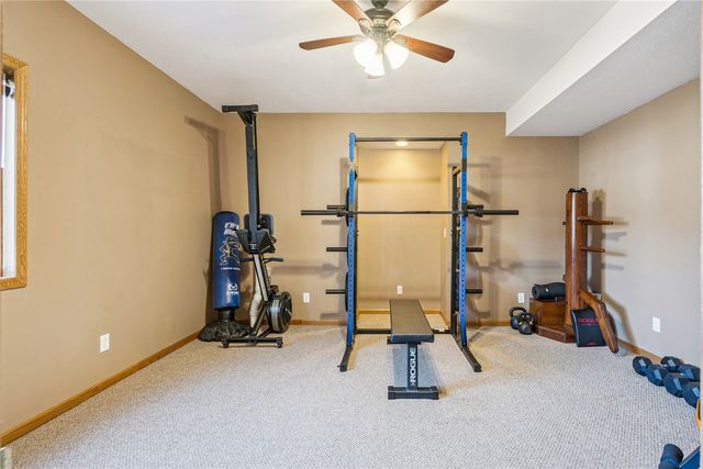 973 202nd Avenue, Pella, IA 50219