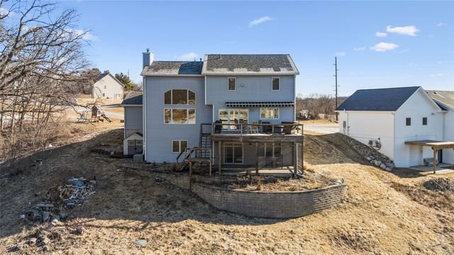 973 202nd Avenue, Pella, IA 50219