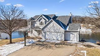 973 202nd Avenue, Pella, IA 50219