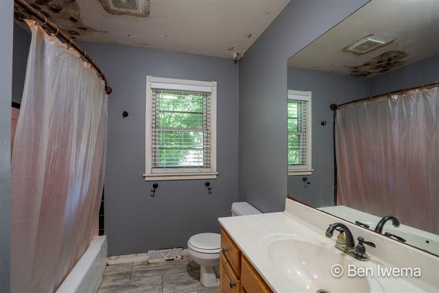 4623 Grantwood Avenue, Kentwood, MI 49508