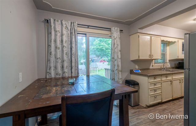 4623 Grantwood Avenue, Kentwood, MI 49508