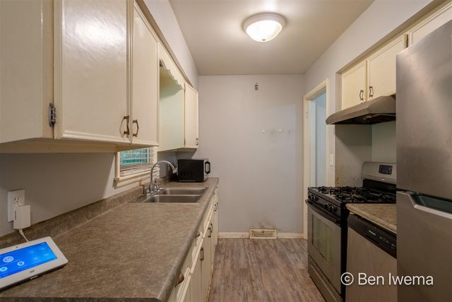 4623 Grantwood Avenue, Kentwood, MI 49508