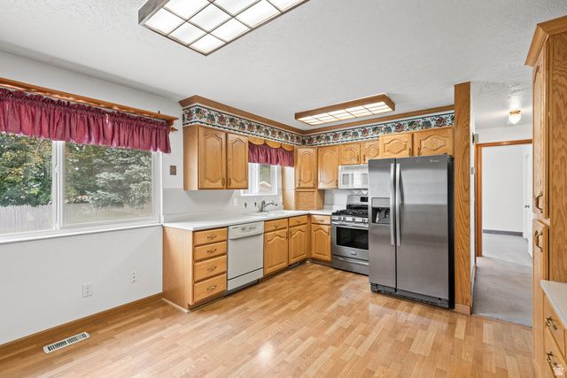 5907 S BRASS DR, Salt Lake City, UT 84118