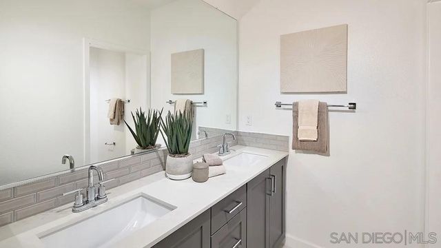 5561 Dora Way, Oceanside, CA 92057