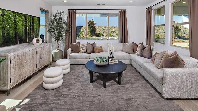 5561 Dora Way, Oceanside, CA 92057