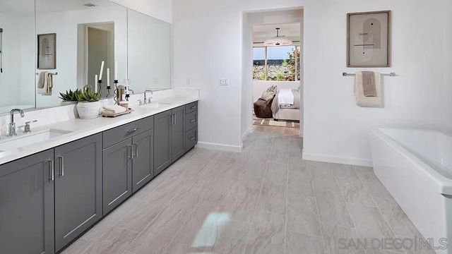 5561 Dora Way, Oceanside, CA 92057