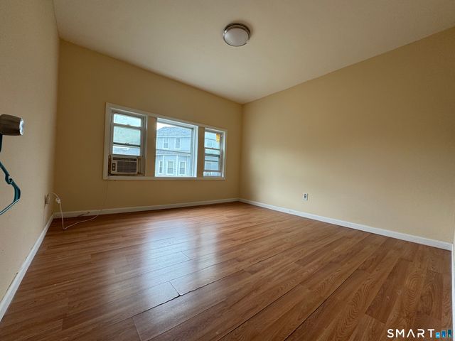 752 Boston Avenue 2fl, Bridgeport, CT 06610
