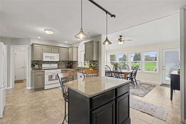 881 Taylor Rise, Victor, NY 14564