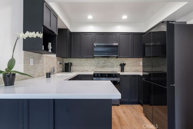 1015 N Michillinda 302, Pasadena, CA 91107