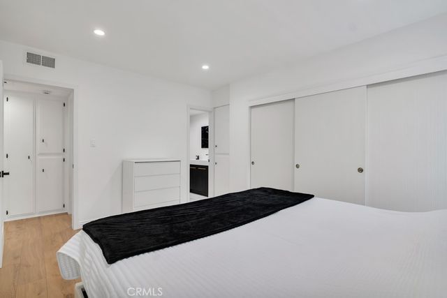 1015 N Michillinda 302, Pasadena, CA 91107