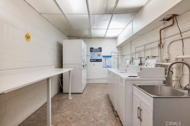 1015 N Michillinda 302, Pasadena, CA 91107