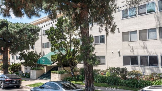 1015 N Michillinda 302, Pasadena, CA 91107