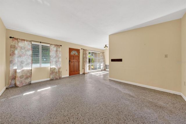 710 TWIN OAKS LANE, Eustis, FL 32726