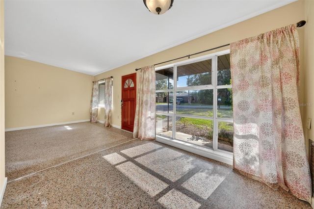 710 TWIN OAKS LANE, Eustis, FL 32726