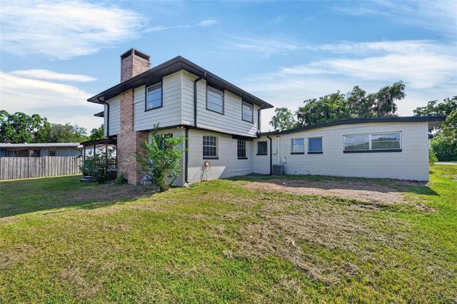 710 TWIN OAKS LANE, Eustis, FL 32726