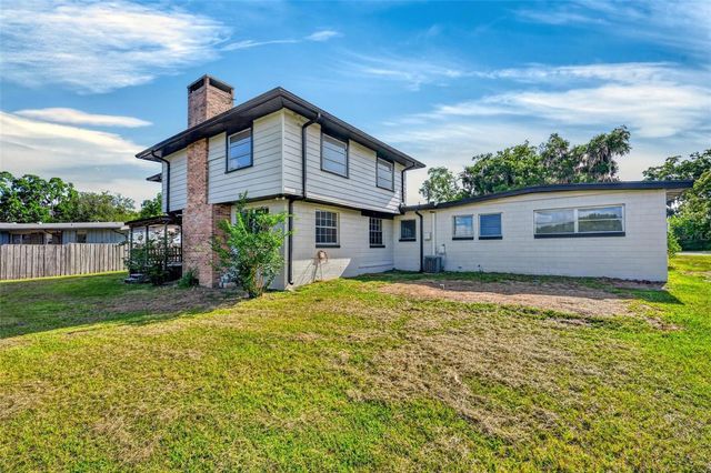 710 TWIN OAKS LANE, Eustis, FL 32726