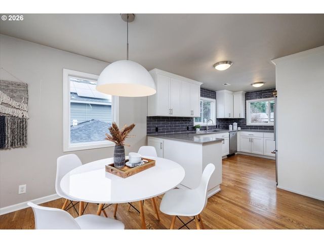 1605 Sw 88TH Ave, Portland, OR 97225