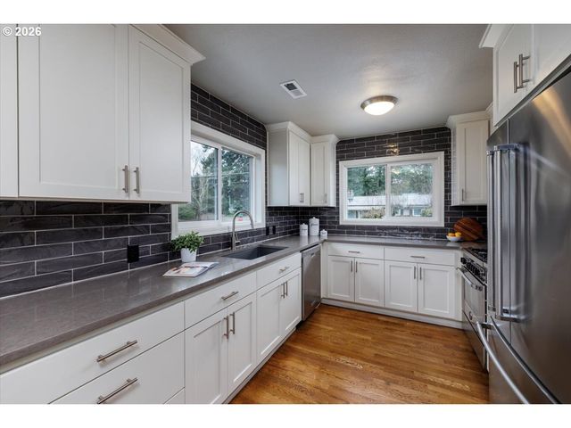 1605 Sw 88TH Ave, Portland, OR 97225