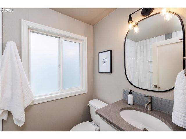 1605 Sw 88TH Ave, Portland, OR 97225