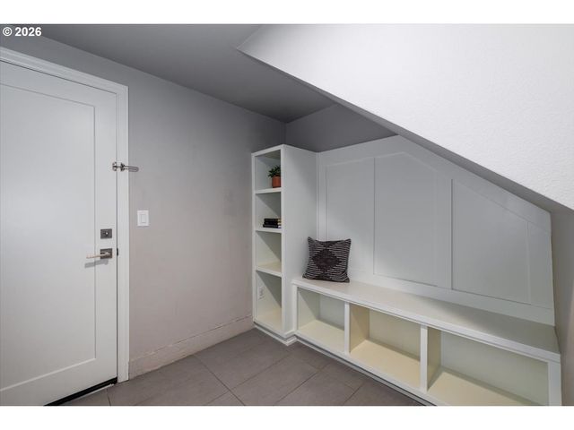 1605 Sw 88TH Ave, Portland, OR 97225