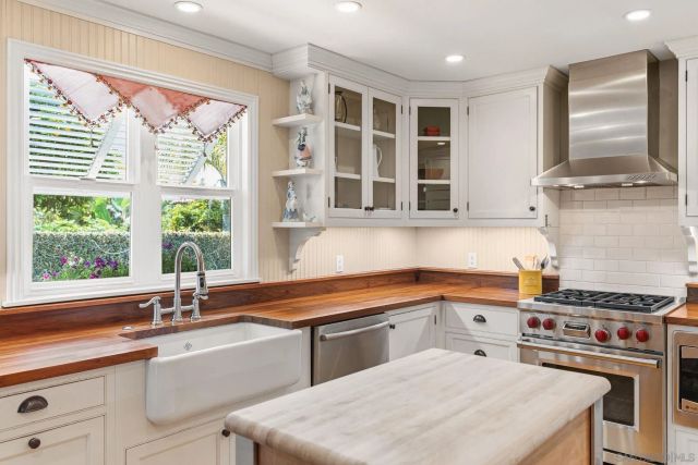 2677 Jefferson Street, Carlsbad, CA 92008