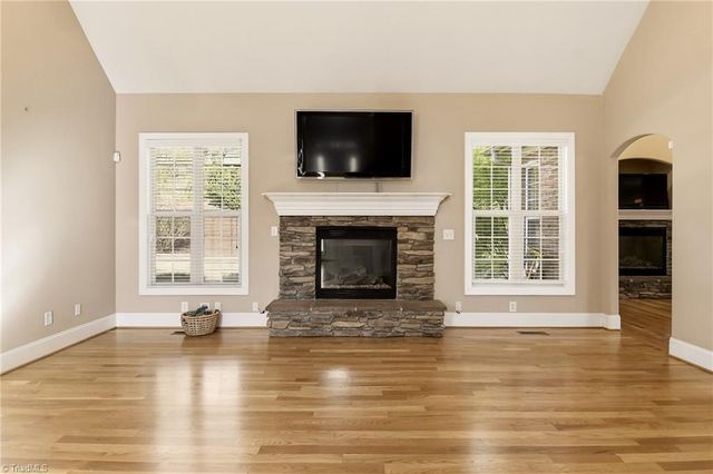 3304 Willow Wind Drive, Pfafftown, NC 27040