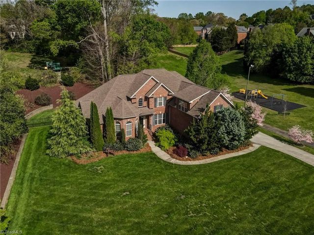 3304 Willow Wind Drive, Pfafftown, NC 27040