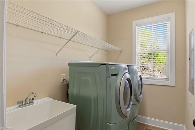 3304 Willow Wind Drive, Pfafftown, NC 27040