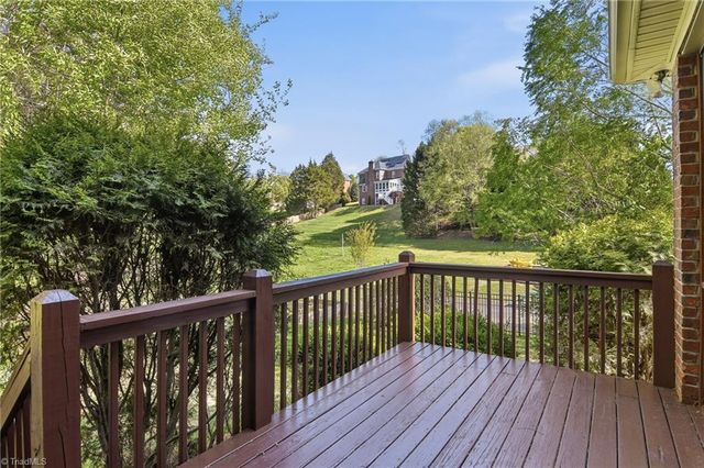 3304 Willow Wind Drive, Pfafftown, NC 27040